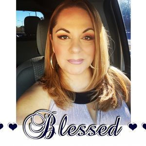 Meet your Posher, Claudia